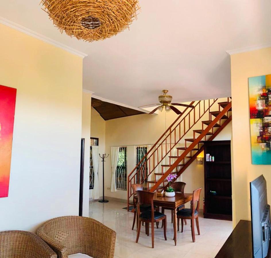 Giri'S Villa Jimbaran Ungasan Dış mekan fotoğraf