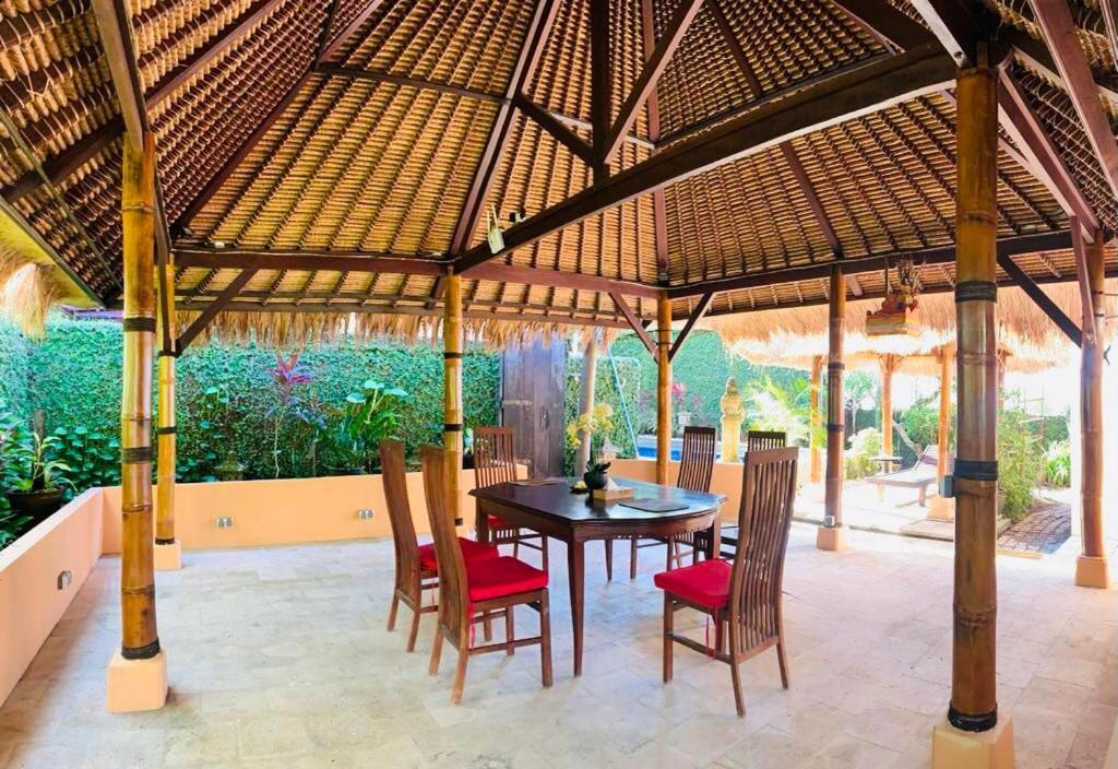 Giri'S Villa Jimbaran Ungasan Dış mekan fotoğraf